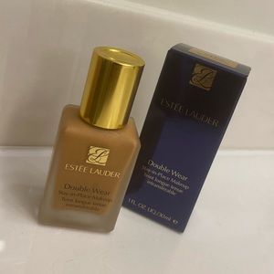 Estée Lauder Double Wear Foundation